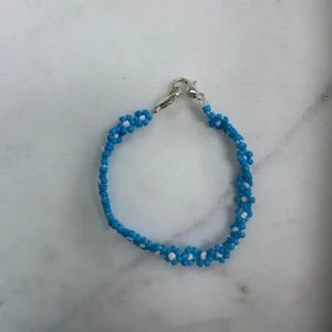 Armband - Handgjort armband💙