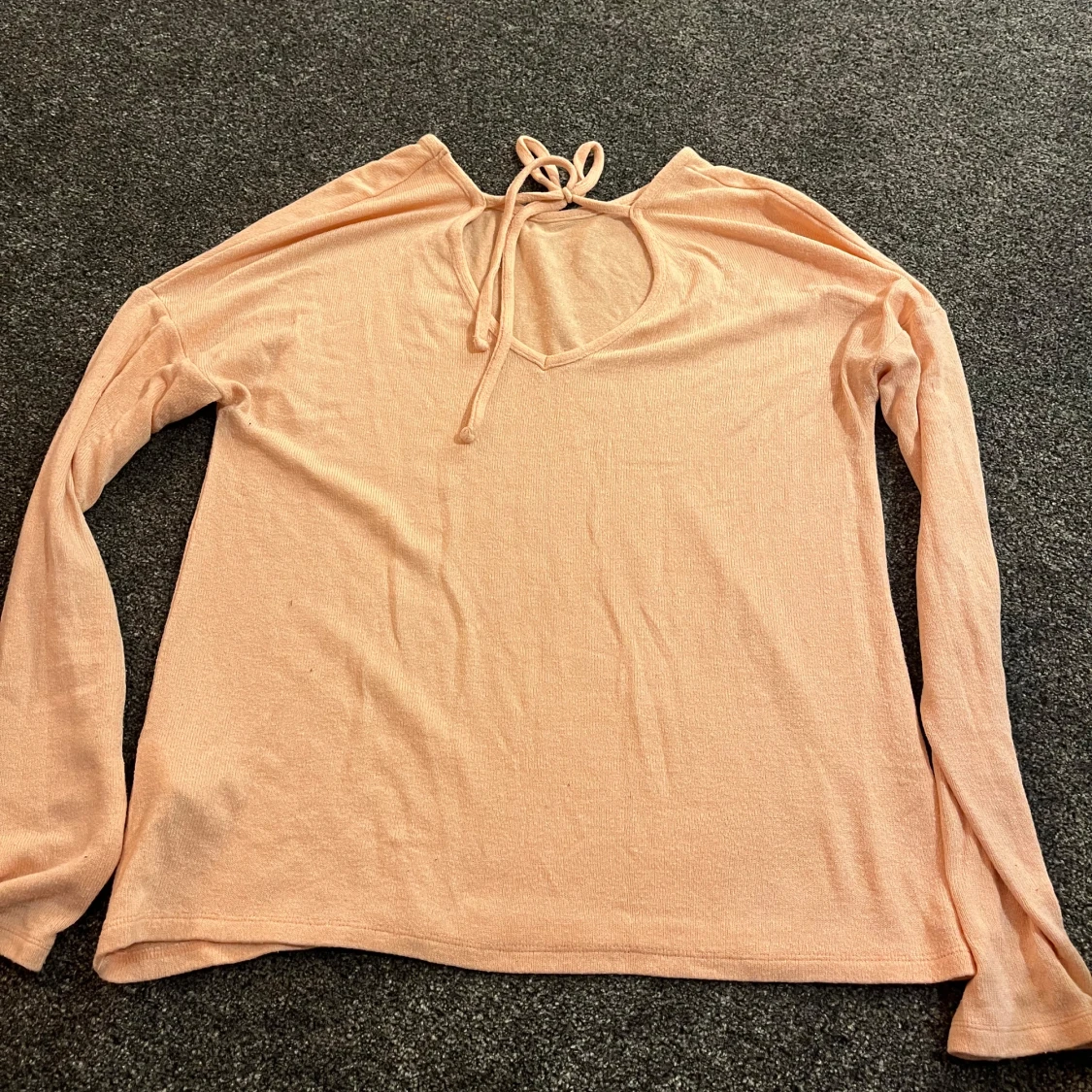 Ljusrosa långärmad tröja med knyt - 1