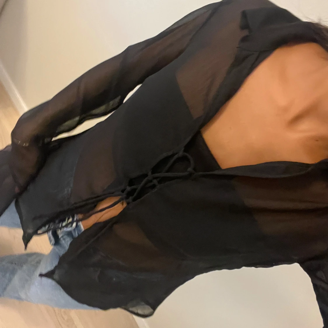 Svart transparent skjorta med snörning - 2