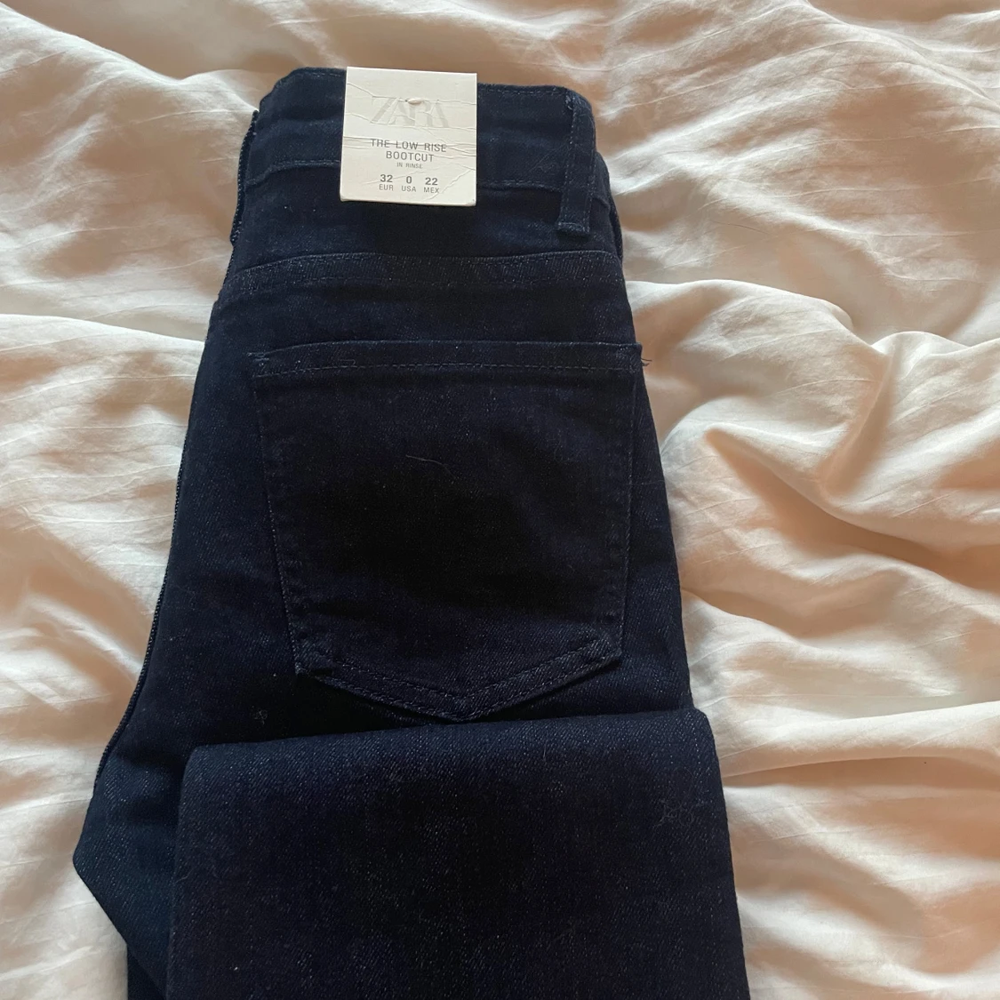 Mörkblå bootcut jeans  - 1