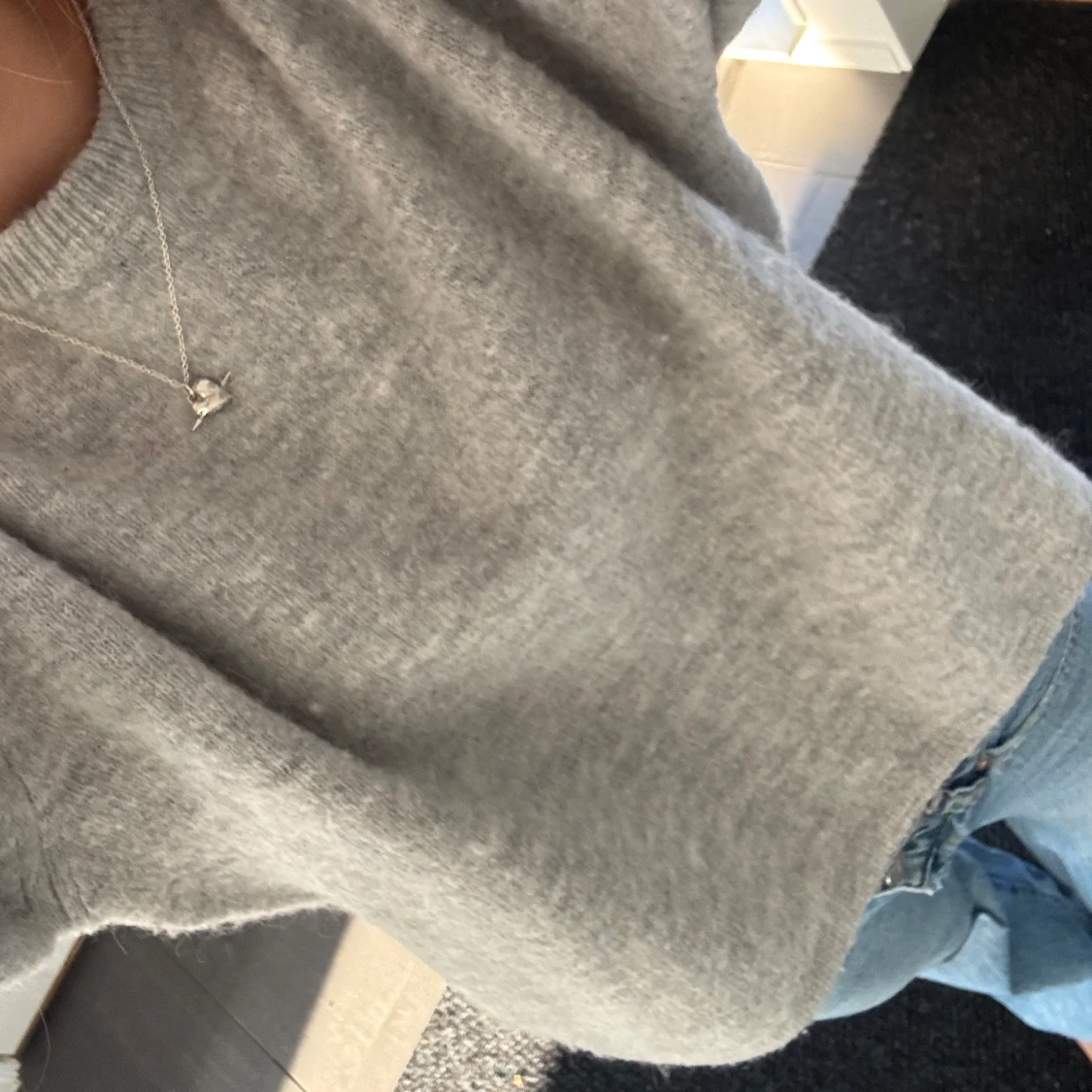 Grå stickad tröja med kort ärm☺️ - 2