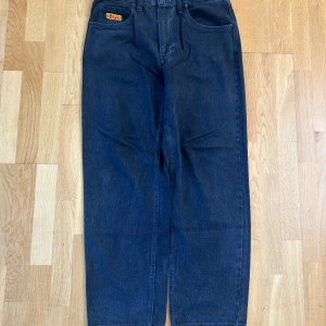 Empyre Jeans - Empyre Skate Jeans i washed black. Tvär nice och knappt använda. Steal. nypris: ca. 800kr