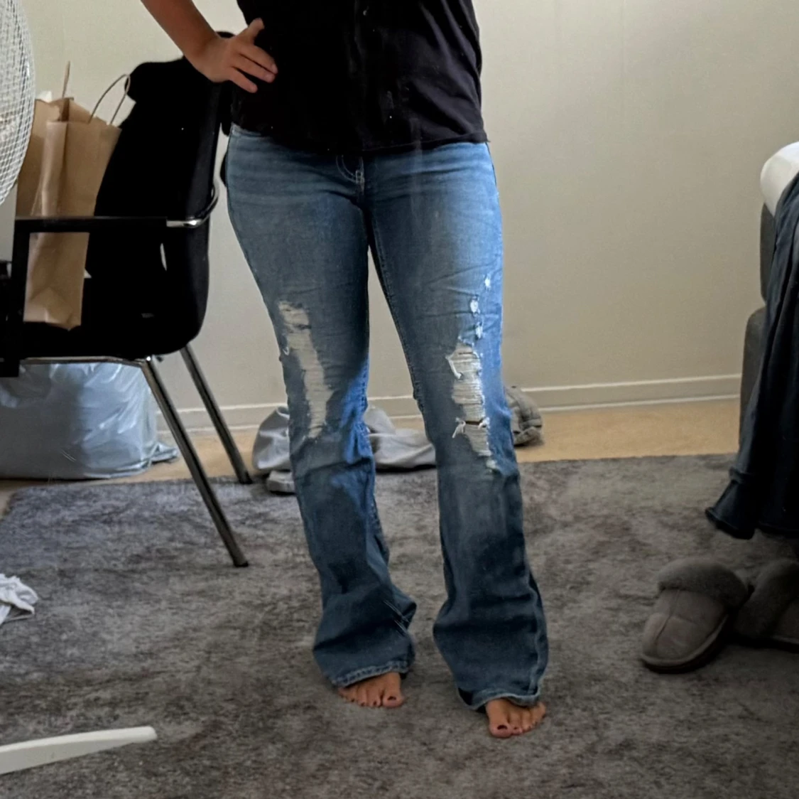 Blå lågmidjade bootcut jeans med slitningar - 1