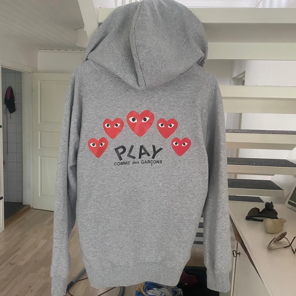 Grå hoodie Comme des Garçons Play S - 1