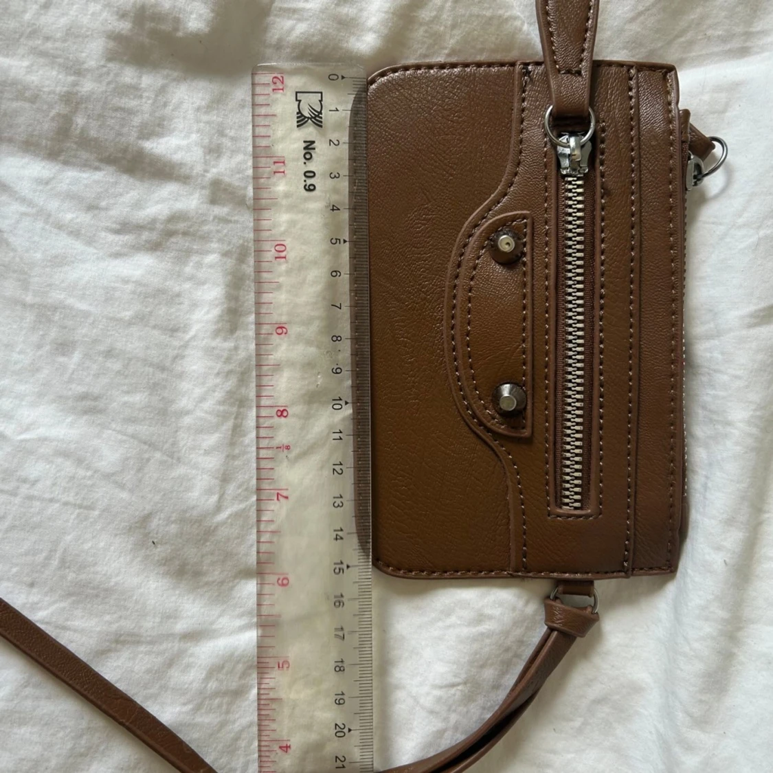 Brun plånbok med dragkedja - 1