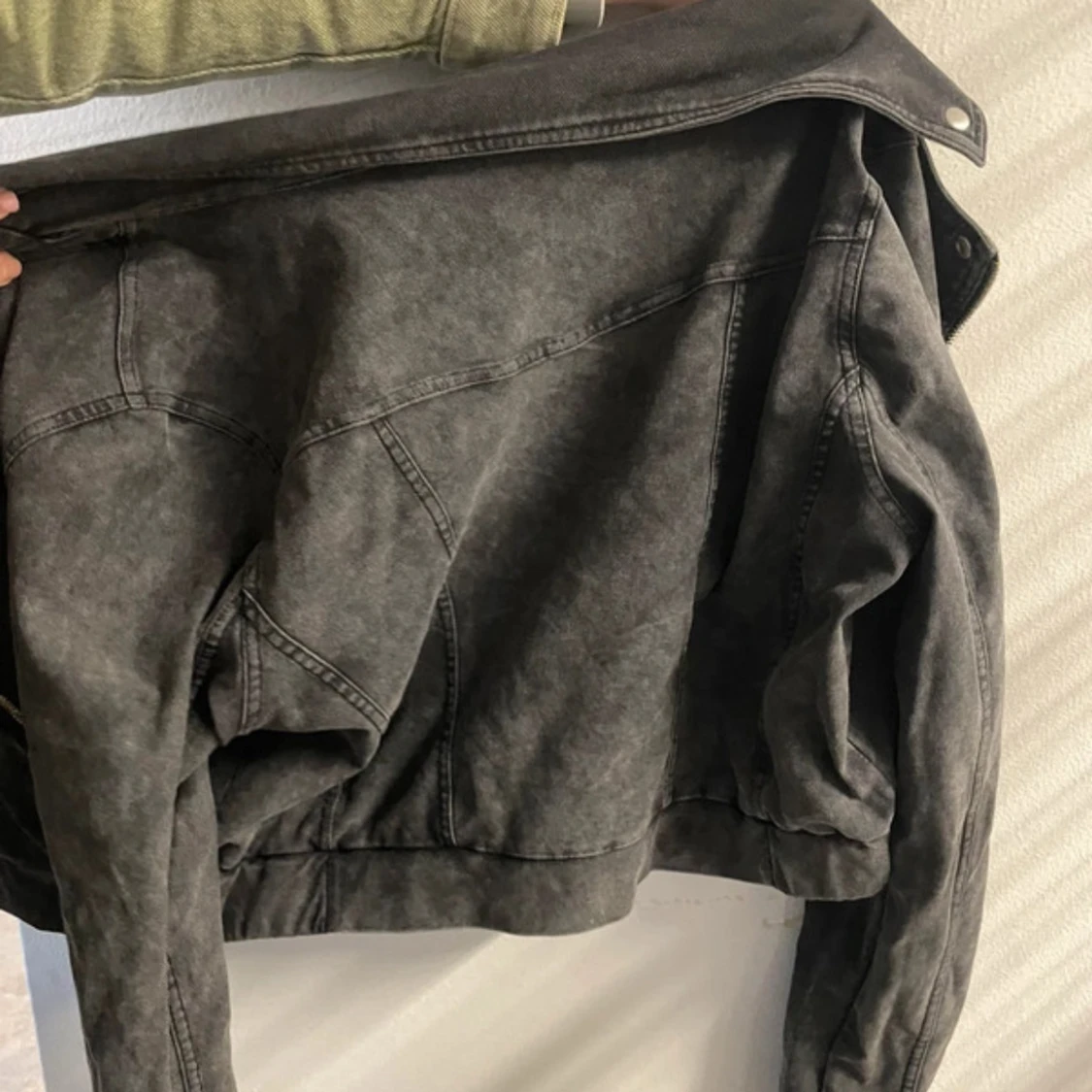 Svart skinnjacka från Lindex, M - 2