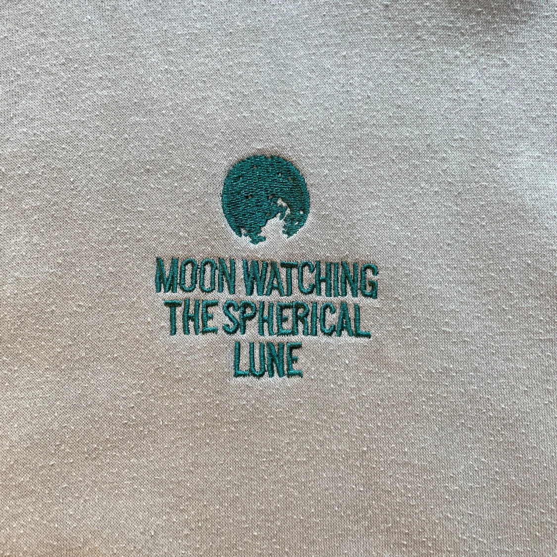 Grön hoodie från H&M med brodyr - 1