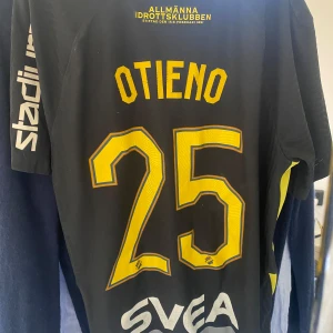 Aik tröja S 2021 otieno  - Lite slitet på vissa ställen annars bra skick 