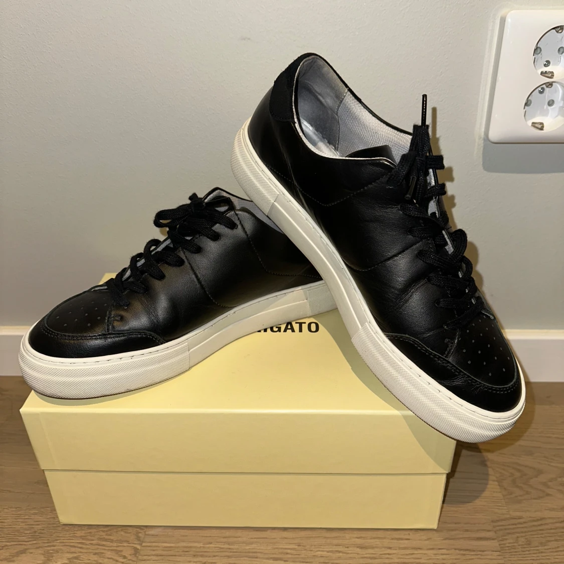 J Lindeberg sneakers