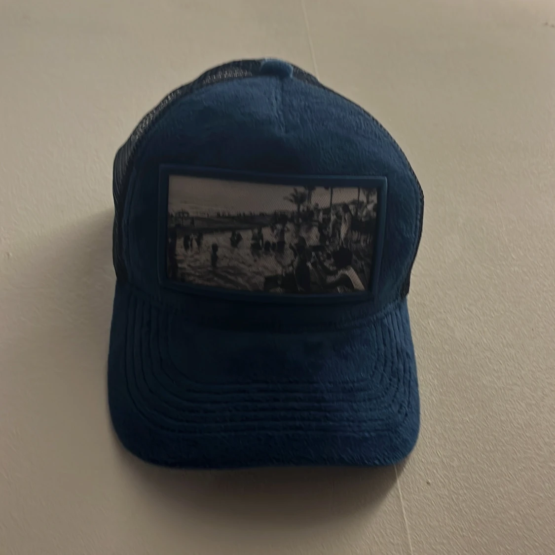 Blå keps med foto-patch