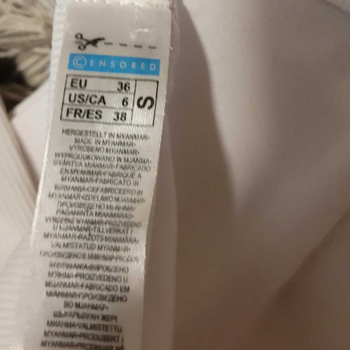 Vit bikiniöverdel från Censored, S - 2