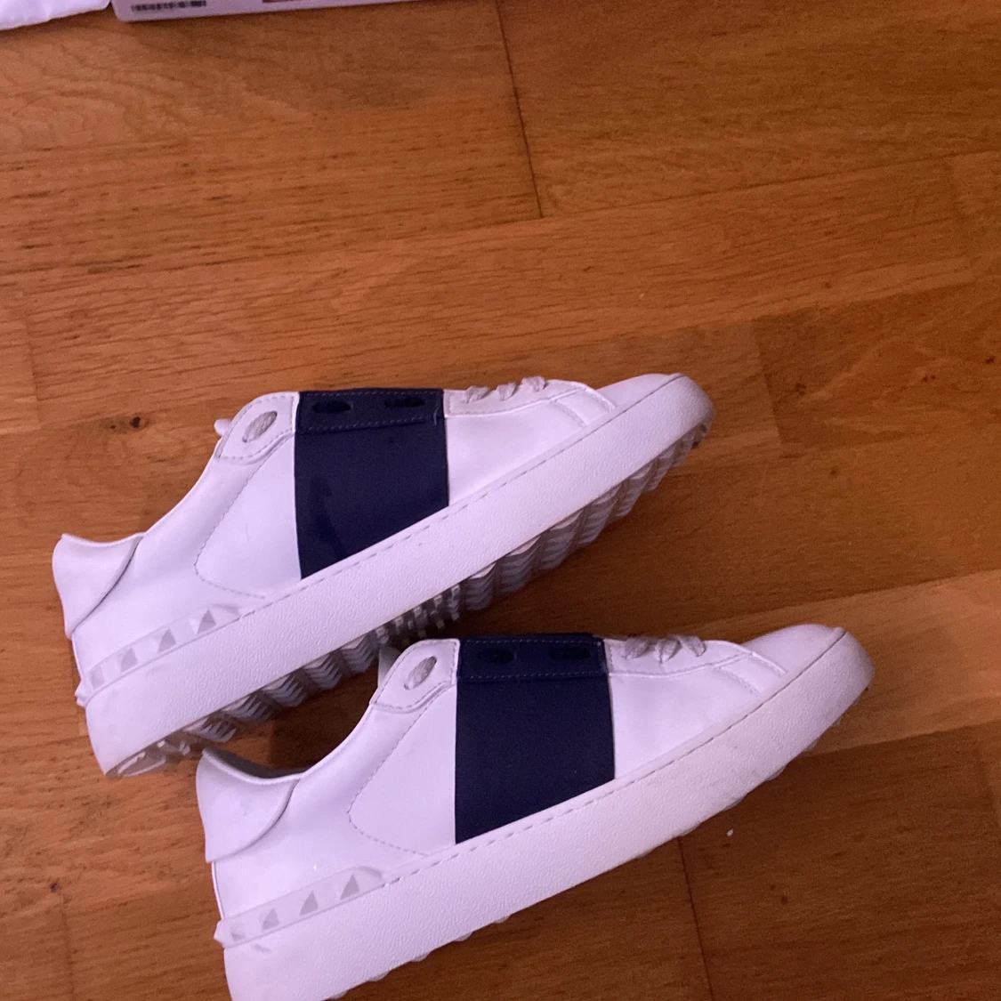 Valentino Garavani sneakers i vitt och blått - 3