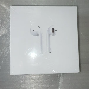 Air+pods gen 2 - Helt nya oöppnade air+pods gen 2. Äkta såklart.