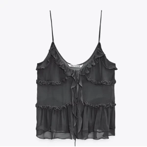 Zara topp - Säljer min väldigt eftertraktade topp från zara! Fint skick 