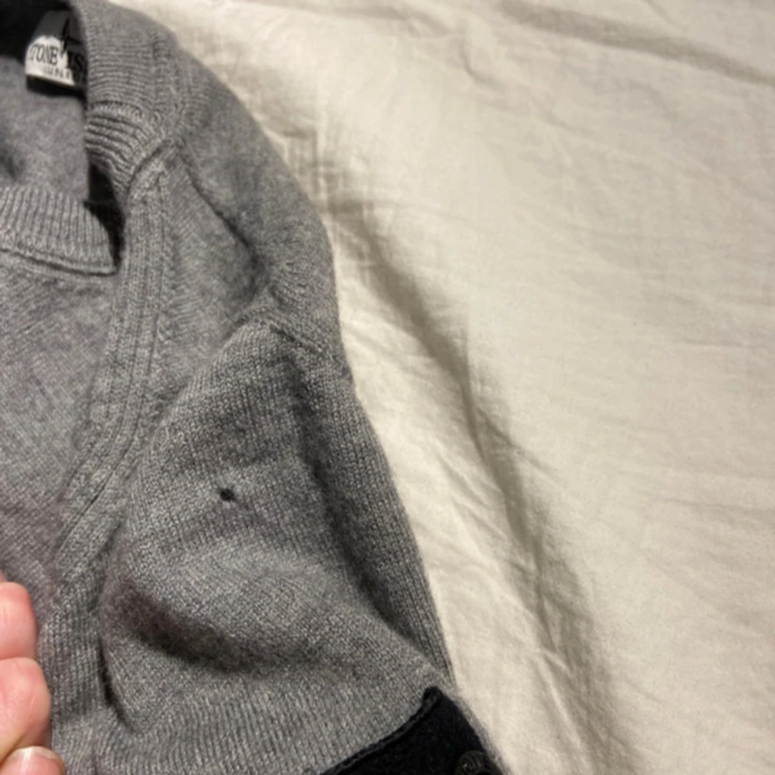 Grå stickad stone island tröja - 92