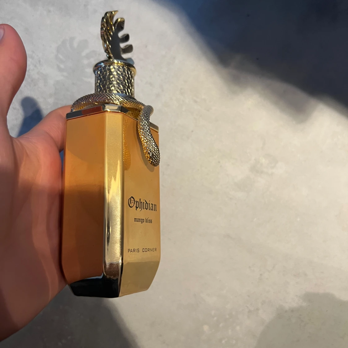 Guldparfym Ophidian från Paris Corner - 1