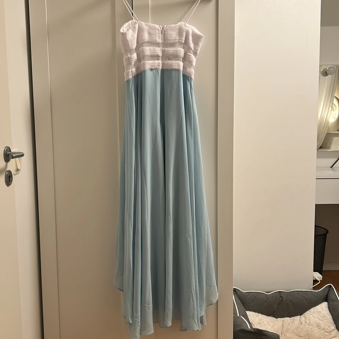 Vit och ljusblå klänning från Bodyflirt - 1