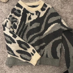 Stickad tröja - Stickad tröja från vero Moda i strl m