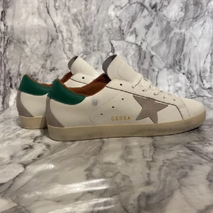 Golden goose skor - Feta golden goose skor skriv för mer info