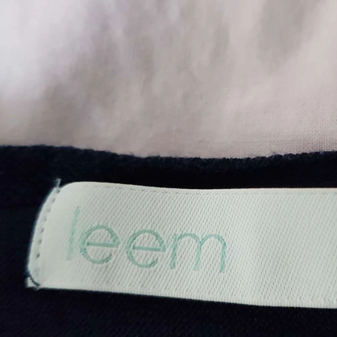 Mörkblå tröja från Leem - 3