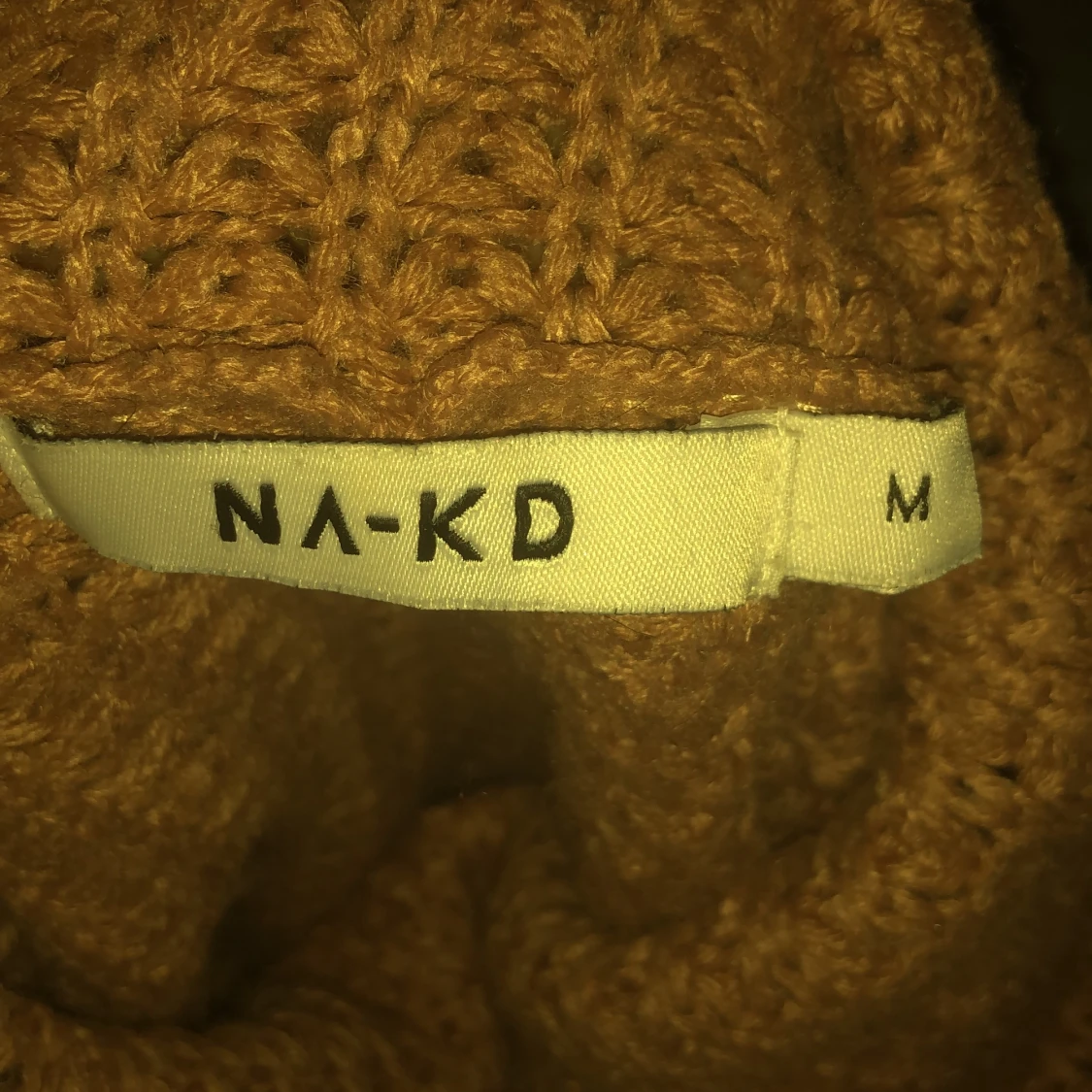 Brun stickad polotröja från NA-KD - 2