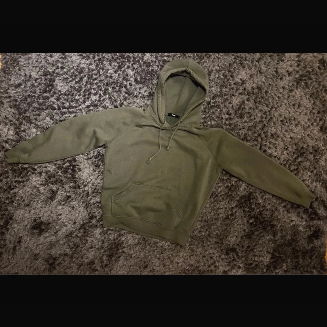 Grön hoodie från Bik Bok - 4