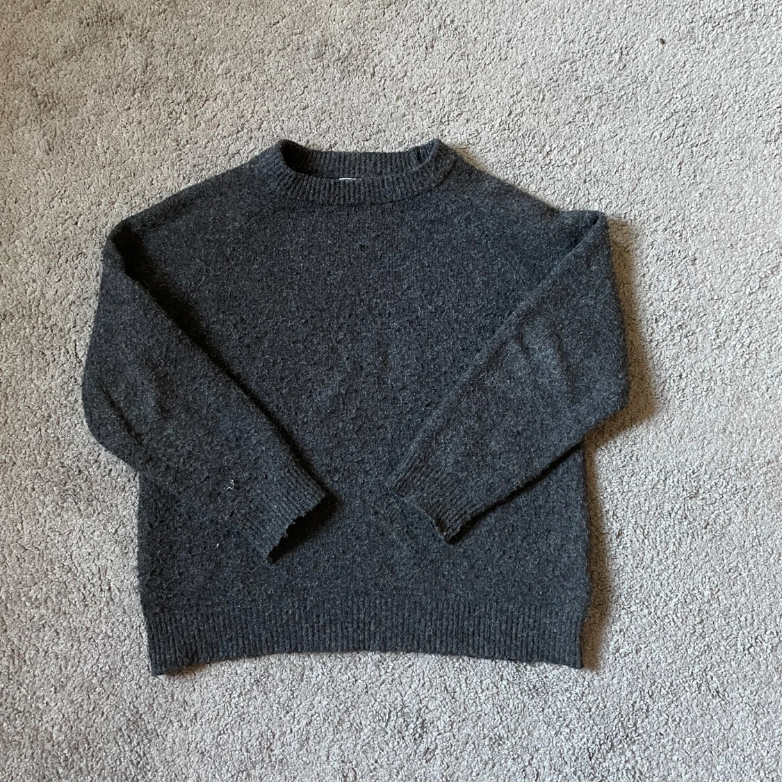 Svartgrå tröja / blackgrey sweater - 1
