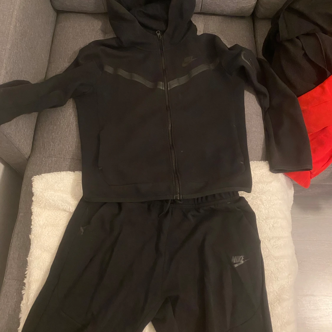 Svart Nike tech fleece
