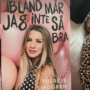 Ibland mår jag inte så bra- Therese Lindgren  - Boken 'Ibland mår jag inte så bra' av Therése Lindgren handlar om psykisk ohälsa och personliga erfarenheter. Therése delar med sig av sin resa genom sjukskrivning, diagnoser och panikångestattacker. Hon berättar också om relationer, kärlek och djuren som hjälpte henne. En ärlig och personlig skildring av att må dåligt psykiskt.