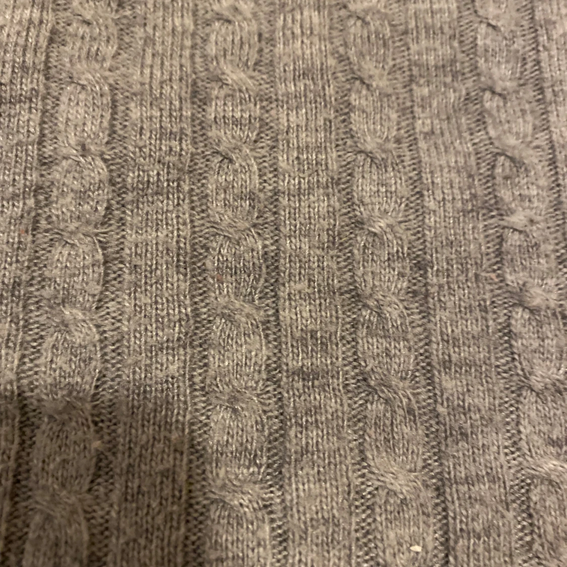 Grå stickad tröja från Gina Tricot - 3