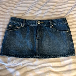 Jeans Kjol  - Midjemått: 39cm 💖