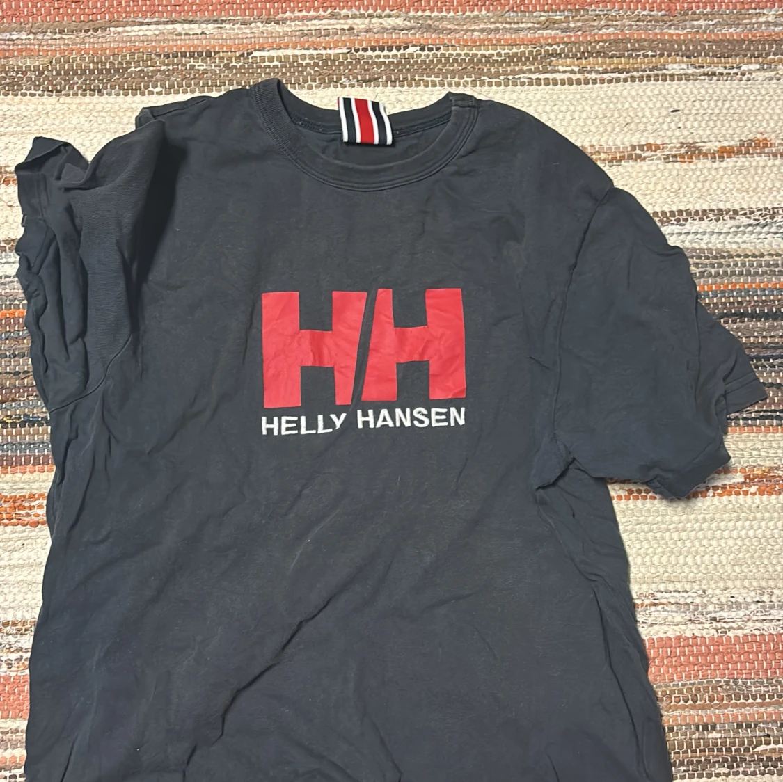 Svart t-shirt från Helly Hansen
