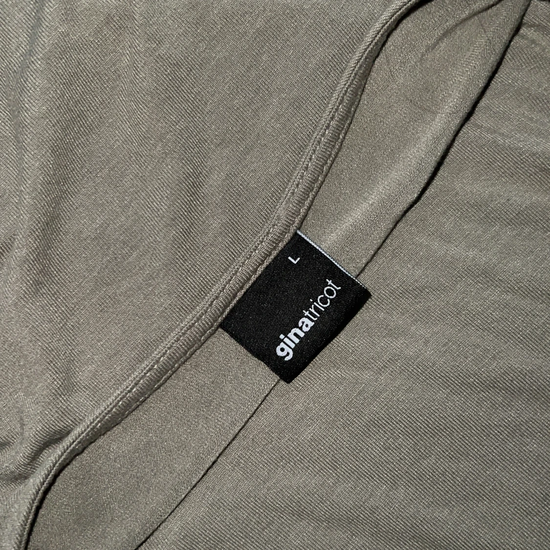 Beige topp från Gina Tricot - 3