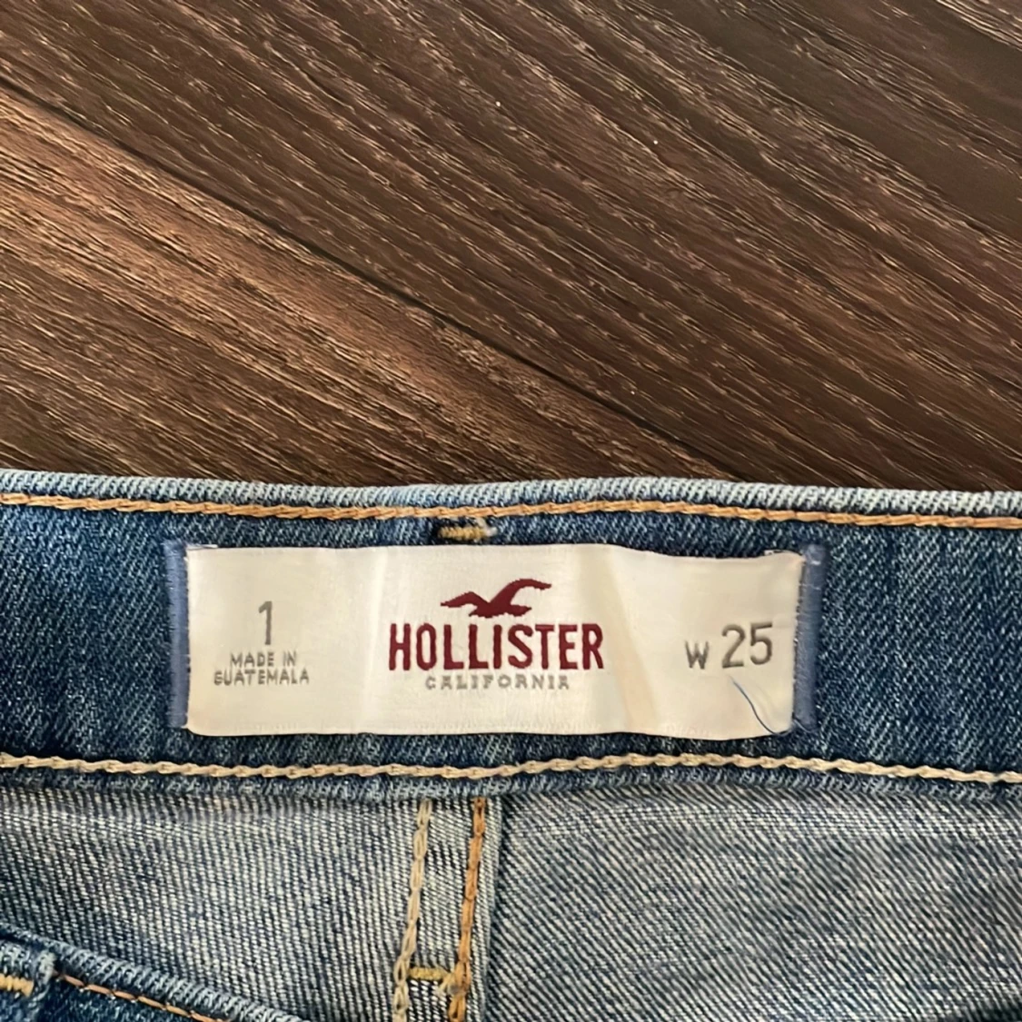 Hollister shorts - 90