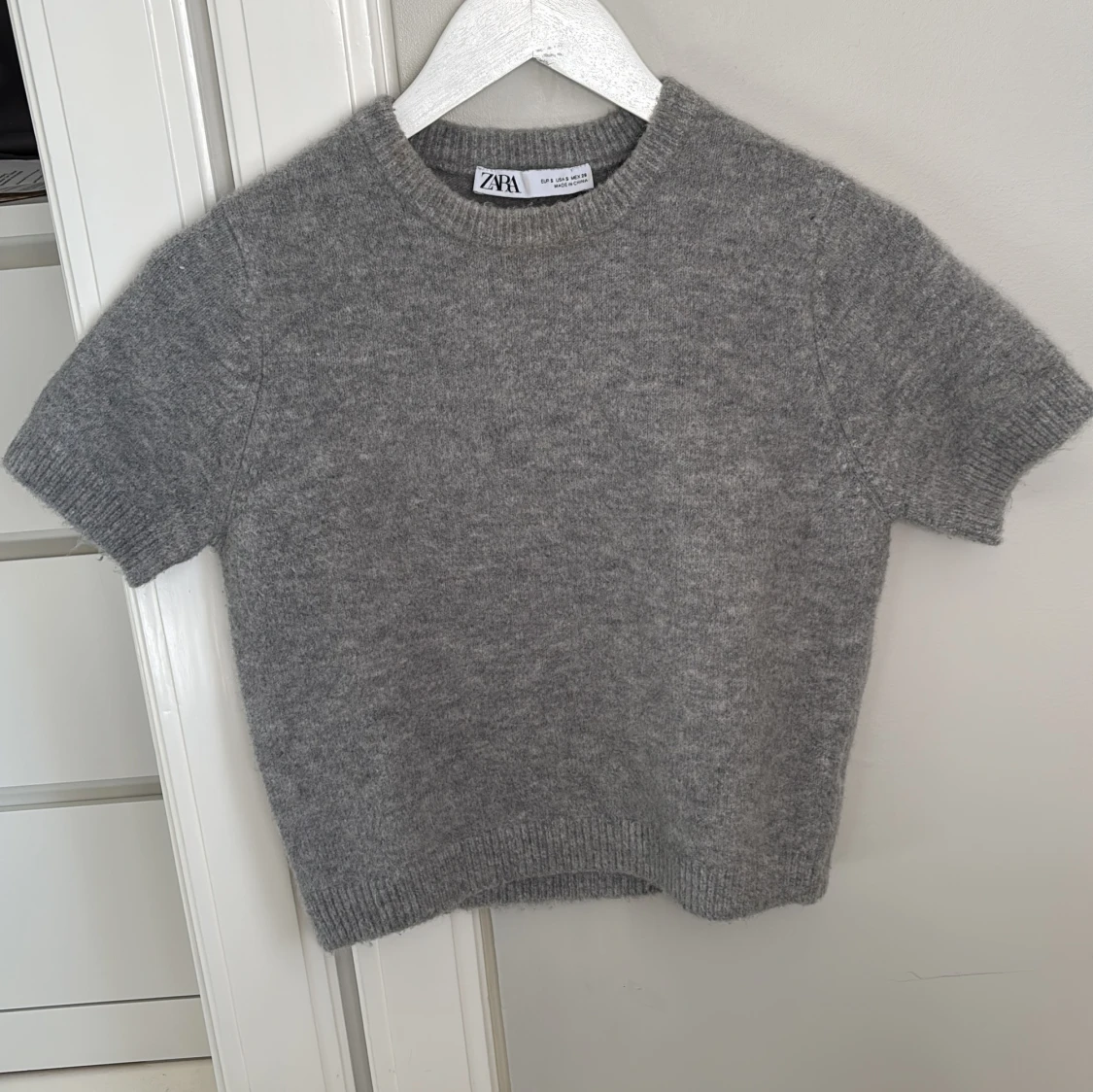 Grå stickad tröja från Zara - 1