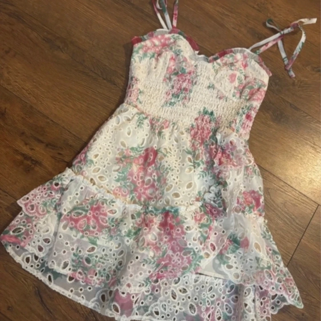 Blommig klänning  - 1