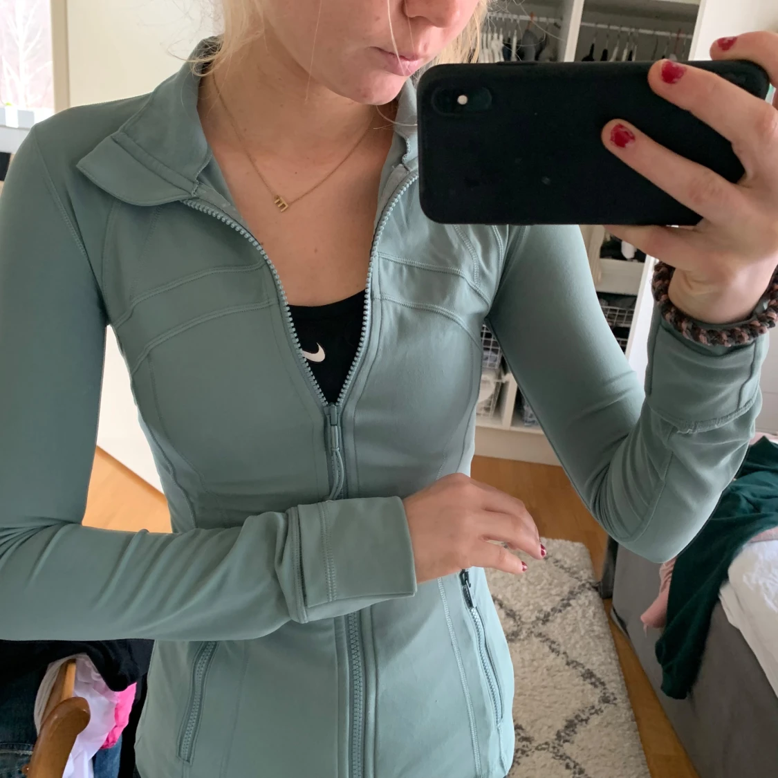 Grön träningsjacka från Lululemon - 2