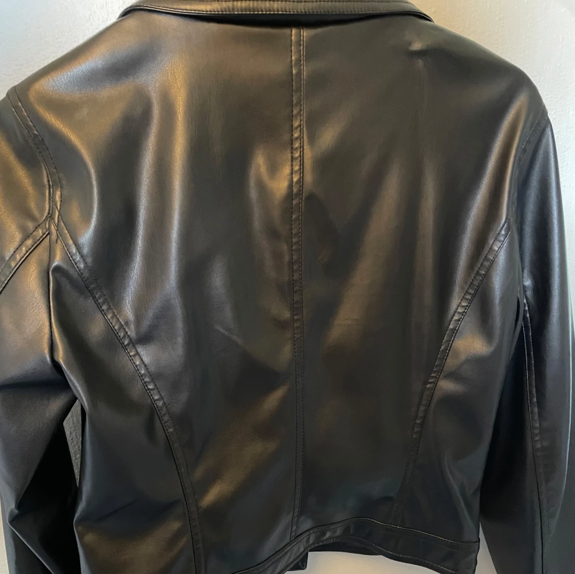 Svart skinnjacka från ONLY - 1