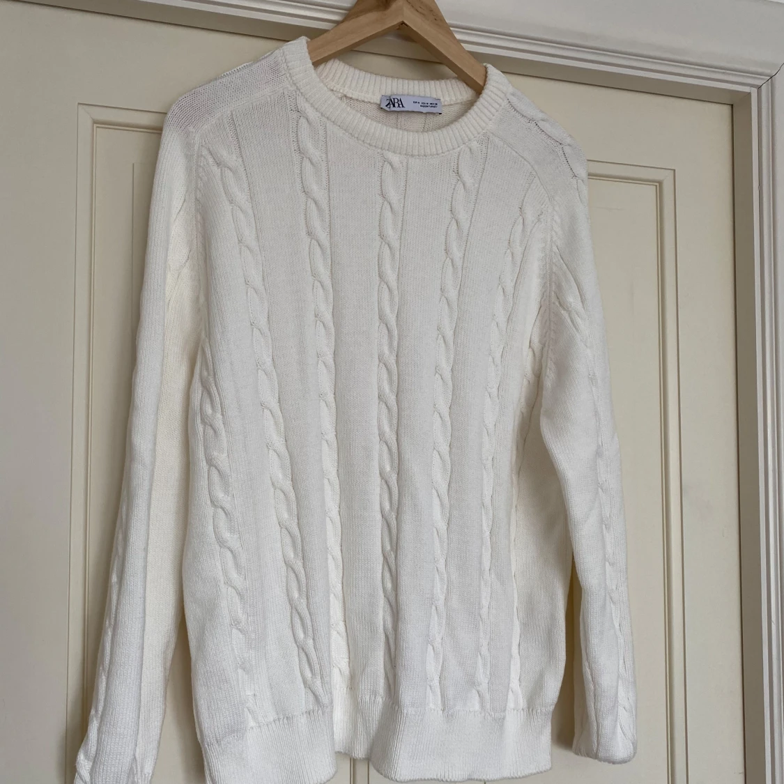 Vit stickad tröja från Zara