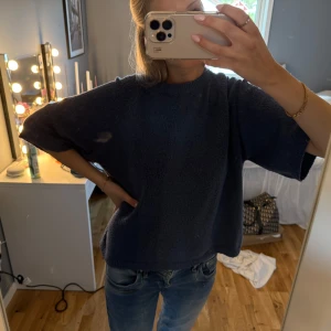 Stickad tshirt - Blå stickad tshirt från lager 157 i storlek xs✨