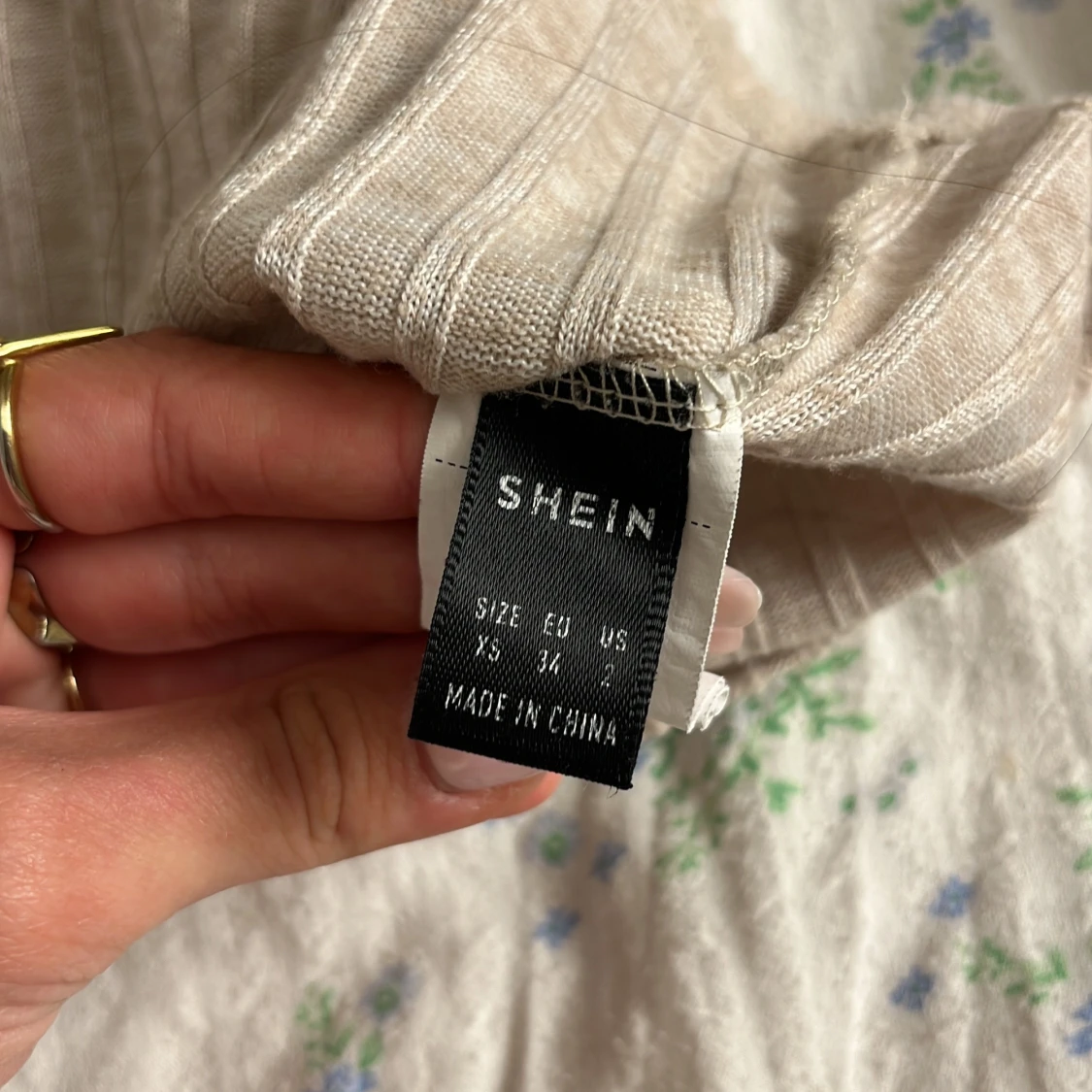 Beige ribbad tröja från SHEIN - 2