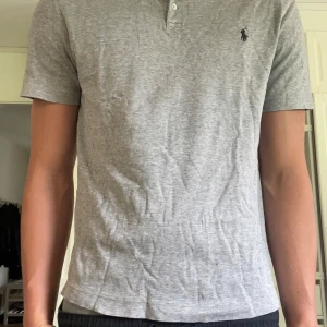 Ralph Lauren pike - Säljer denna jättefin piké som är perfekt för sommaren nu jag är 187 82 kg