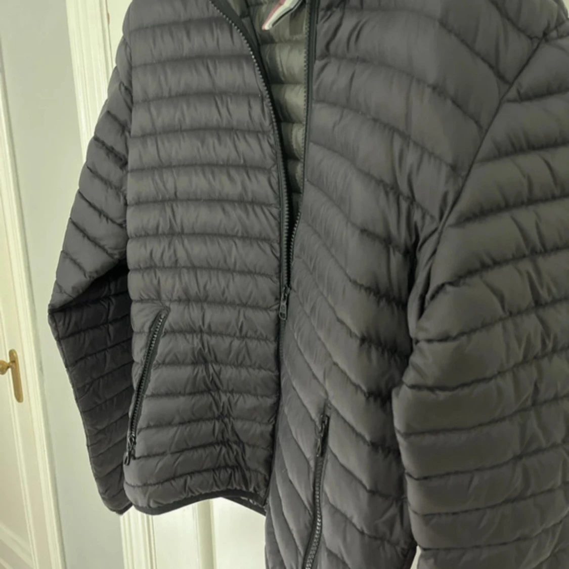 Svart dunjacka från Colmar - 3