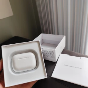 Airpod Pro 2 gen  - Airpod pro 2 gen i nyskick. Riktigt bra kvalitet. Skriv vid frågor eller funderingar.