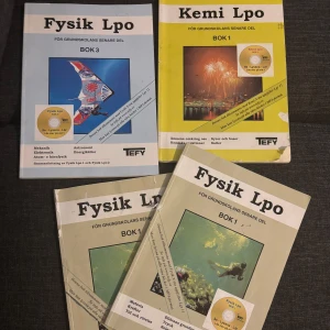 Fysik Lpo & Kemi Lpo (Bok 1 & 3) - Samling av Fysik Lpo och Kemi Lpo för grundskolans senare del. Perfekt för dig som vill plugga fysik och kemi på ett enkelt och tydligt sätt. Innehåller övningar, sammanfattningar och CD för att lyssna och lära. Böckerna är använda men i bra skick.