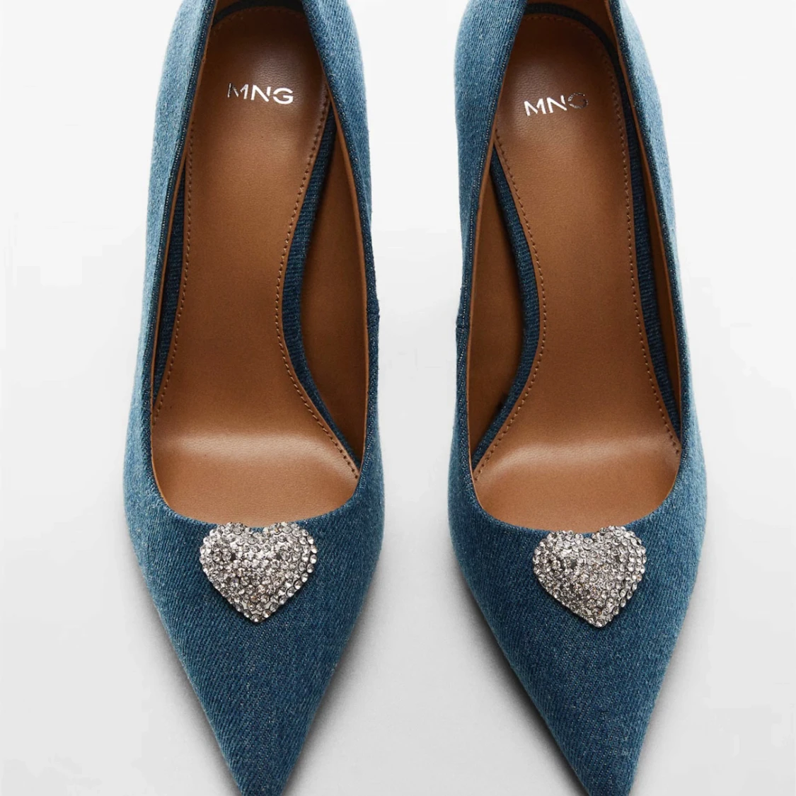 Blå jeanspumps med hjärtdekor från MNG - 3