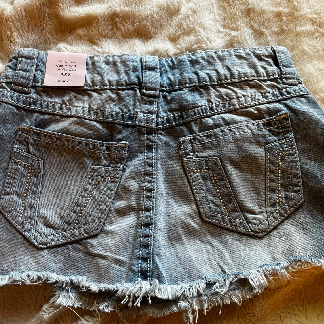 Ljusblå jeanskjol från Gina Tricot - 1