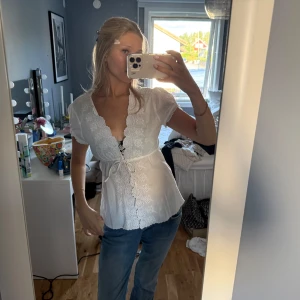 Vit knyt blus - Vit knyt blus från Esprit i storlek xs✨