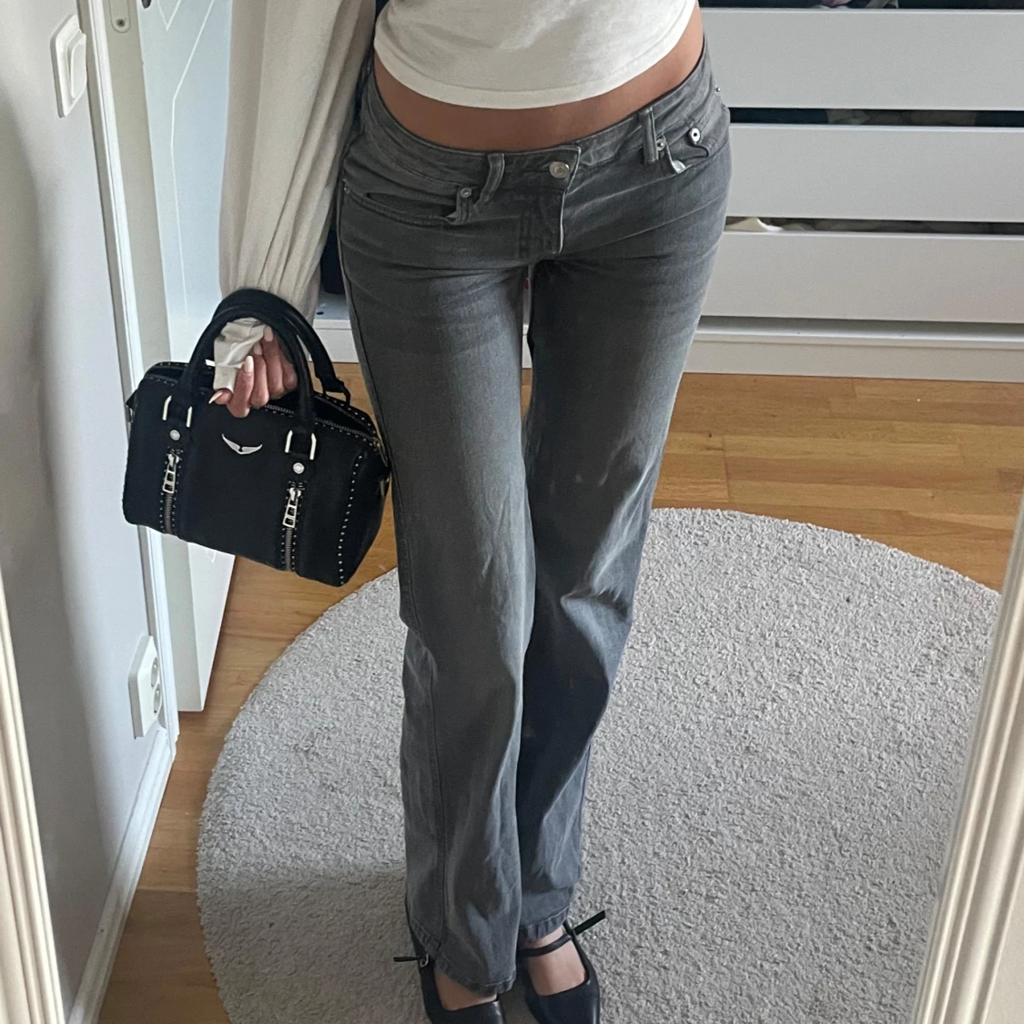 Gråa low waist jeans  - 4