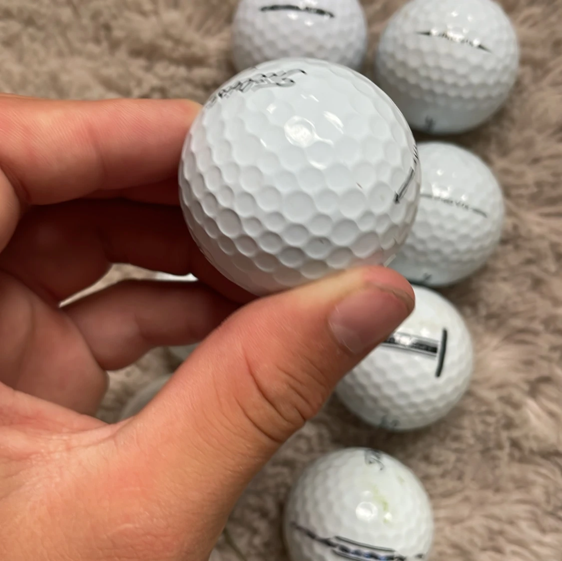 En blandning av titleist bollar det är 8 bollar - 3
